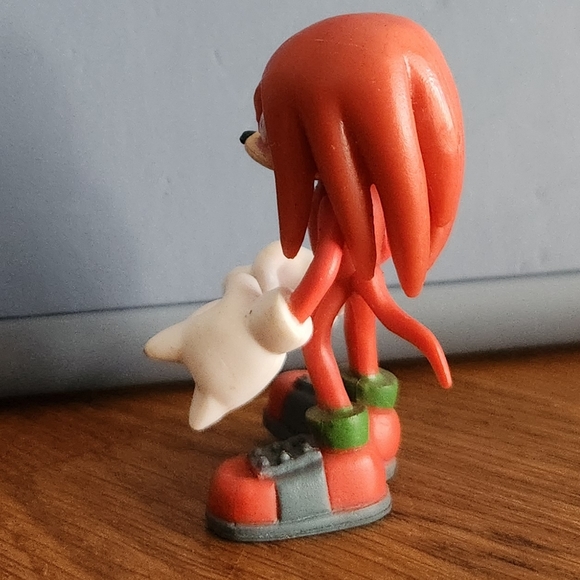 Retro Vintage Collectible Action Figure Nendroid Knuckles Sonic the Hedgehog - Picture 4 of 11